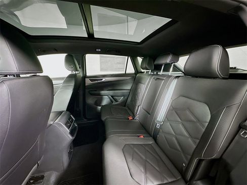 New 2025 Volkswagen Atlas Cross Sport SE image 17