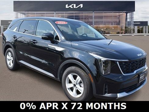 New 2025 Kia Sorento LX image 10