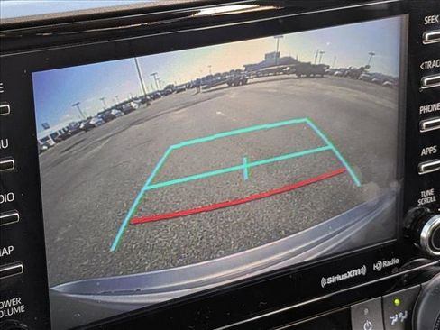 Used 2022 Toyota Highlander XLE image 12