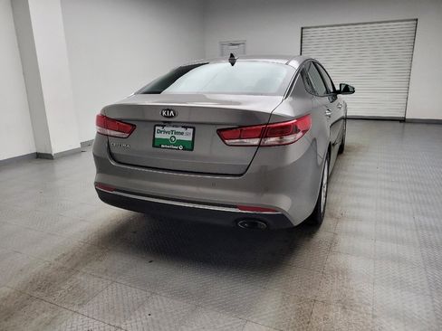 Used 2018 Kia Optima LX w/ 17" Alloy Wheels Package FWD image 7
