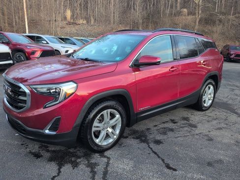 Used 2020 GMC Terrain SLE w/ Driver Convenience Package image 10