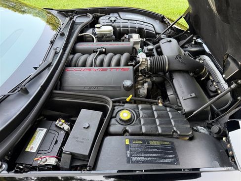 Used 2004 Chevrolet Corvette Coupe RWD image 57