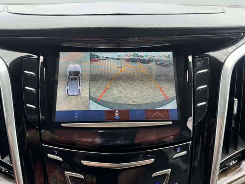 Used 2020 Cadillac Escalade Premium Luxury AWD/4WD image 31