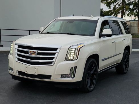 Used 2015 Cadillac Escalade Premium image 1