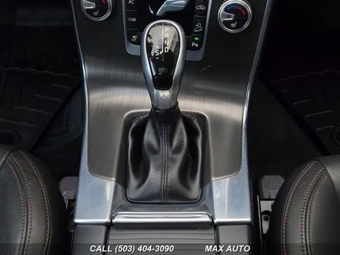 Used 2016 Volvo V60 T5 Cross Country image 26