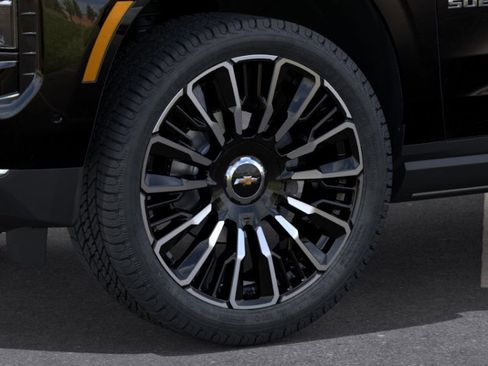 New 2025 Chevrolet Suburban High Country image 9