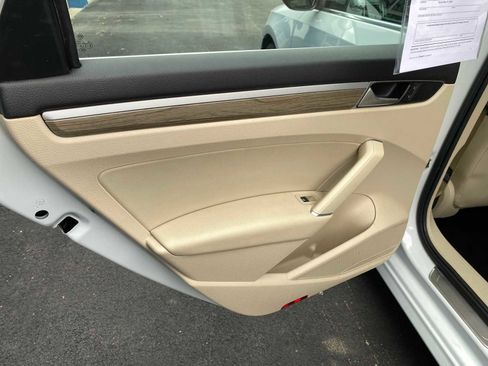 Used 2017 Volkswagen Passat 1.8T SE image 34