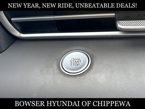 Used 2023 Hyundai Elantra SEL image 16