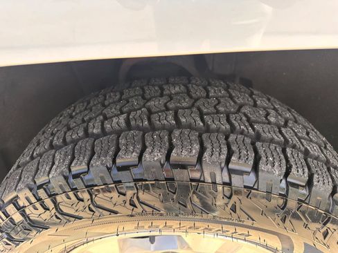 Used 2017 Chevrolet Silverado 1500 LT w/ All Star Edition AWD/4WD image 13
