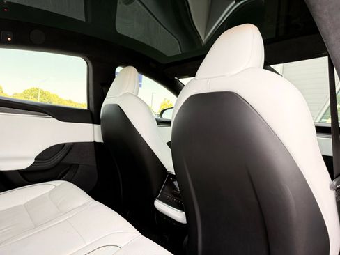 Used 2022 Tesla Model S Plaid AWD/4WD image 25