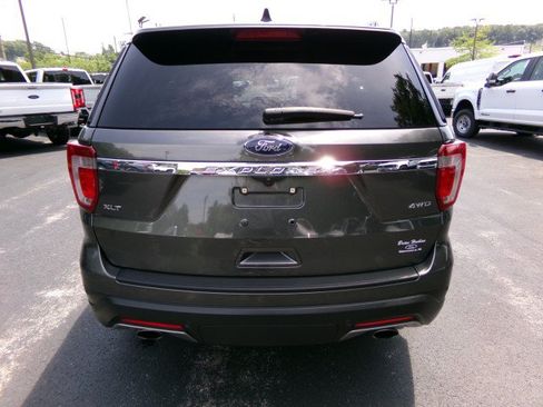 Used 2018 Ford Explorer XLT AWD/4WD image 8