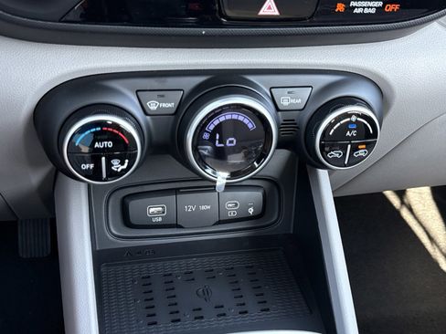New 2026 Hyundai Venue SEL FWD image 24