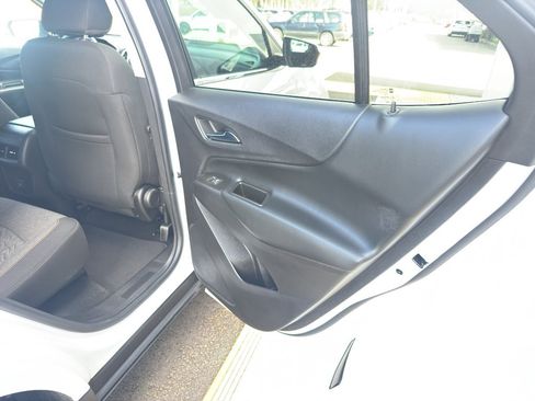 Used 2023 Chevrolet Equinox LT FWD image 16