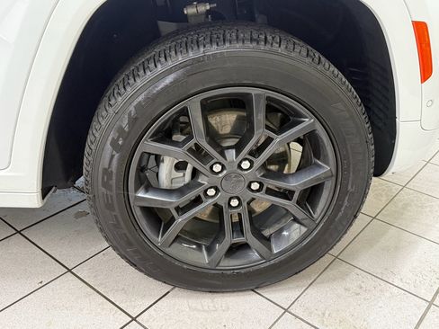 Used 2024 Jeep Grand Cherokee Limited 4xe image 14