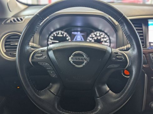 Used 2017 Nissan Pathfinder Platinum w/ Cargo Package image 30