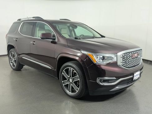 Used 2018 GMC Acadia Denali w/ Technology Package AWD/4WD image 2