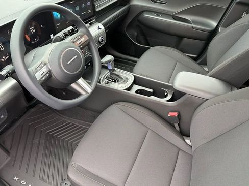 New 2026 Hyundai Kona SE image 8