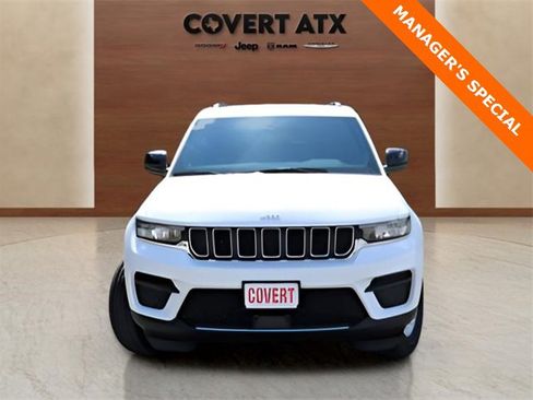 New 2025 Jeep Grand Cherokee Laredo w/ Trailer Tow Package image 8