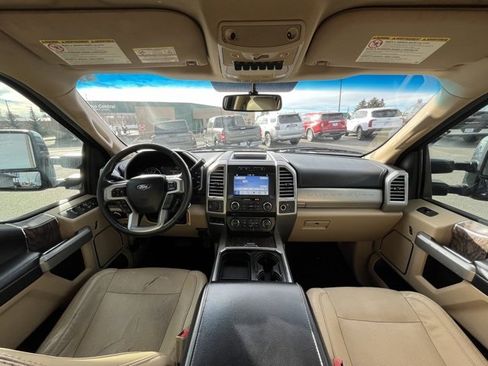 Used 2017 Ford F250 Lariat w/ Chrome Package image 40