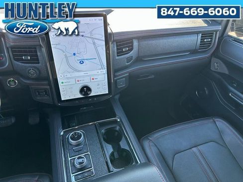Used 2022 Ford Expedition Max Limited image 19