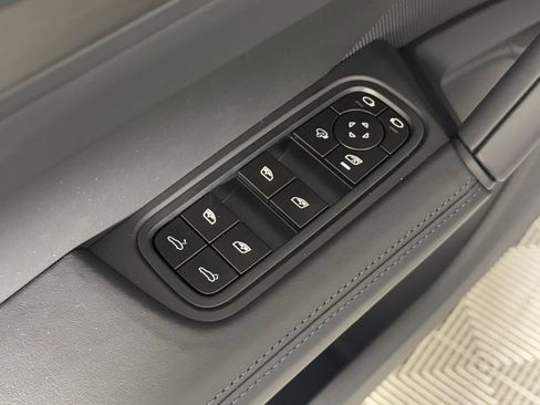 New 2026 Porsche Cayenne GTS image 23