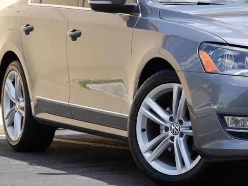 Used 2013 Volkswagen Passat TDI SEL Premium image 40