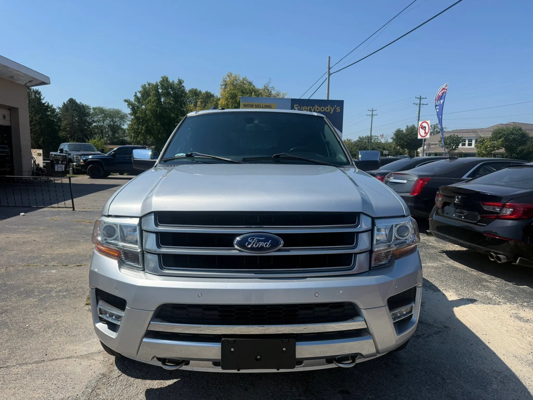 Used 2016 Ford Expedition Platinum AWD/4WD image 9