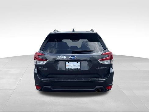 Used 2021 Subaru Forester Premium AWD/4WD image 6