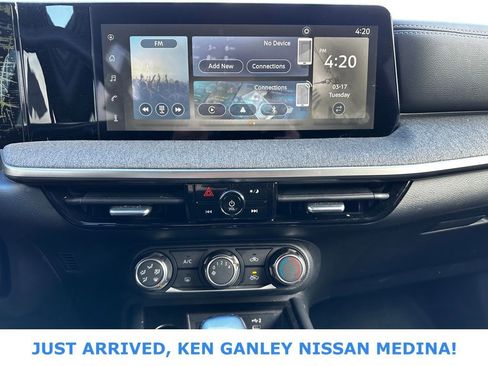 Certified 2025 Nissan Kicks SV image 10