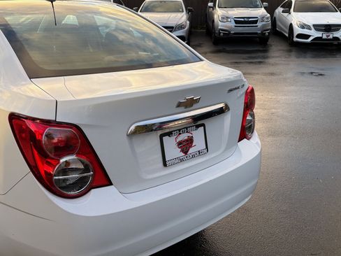 Used 2016 Chevrolet Sonic LT image 6