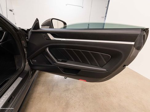 Used 2022 Porsche 911 Turbo image 28