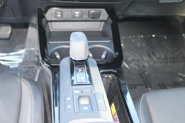 Used 2024 Toyota Prius XLE FWD image 16