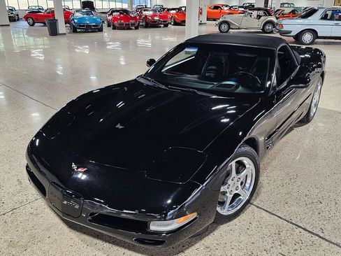 Used 2000 Chevrolet Corvette Convertible w/ Memory Pkg image 3