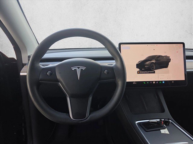 Used 2025 Tesla Model Y Long Range AWD/4WD image 18