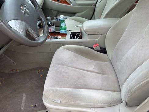 Used 2011 Toyota Camry XLE FWD image 5