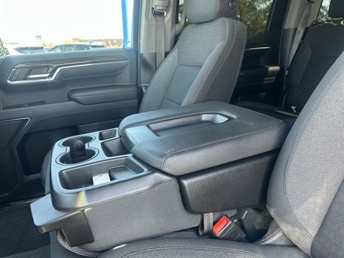 Used 2023 GMC Sierra 1500 SLE image 19