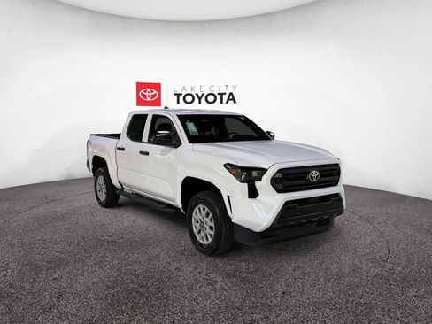 Used 2024 Toyota Tacoma SR image 10