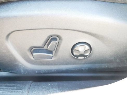 Used 2015 Chrysler 200 Limited w/ Convenience Group FWD image 15