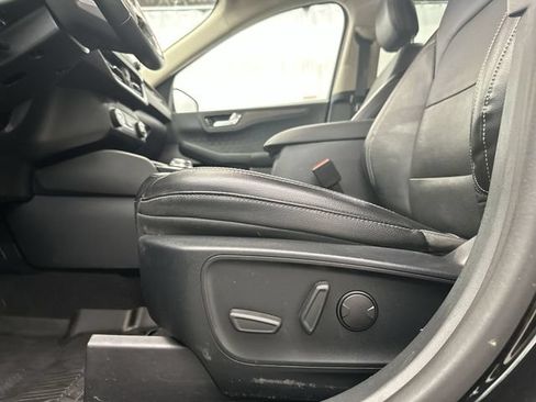 Used 2020 Ford Escape Titanium AWD/4WD image 17
