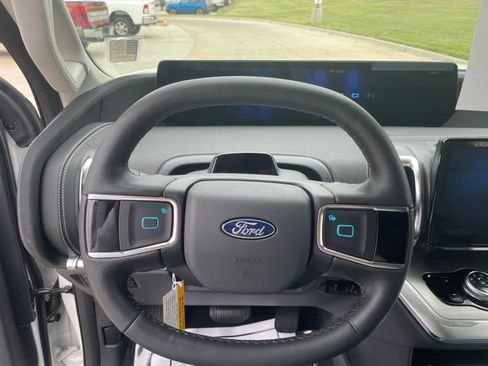 New 2026 Ford Expedition Max Platinum w/ Driver's Package AWD/4WD image 11