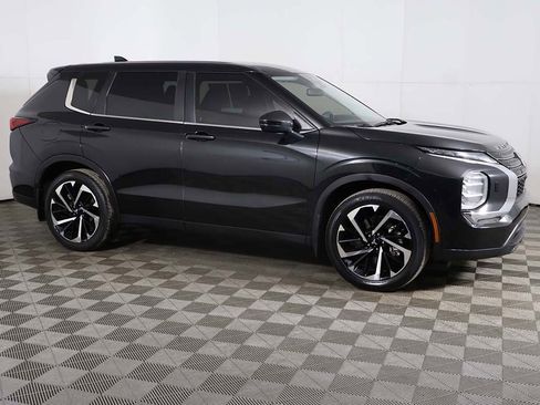 Used 2022 Mitsubishi Outlander ES image 12