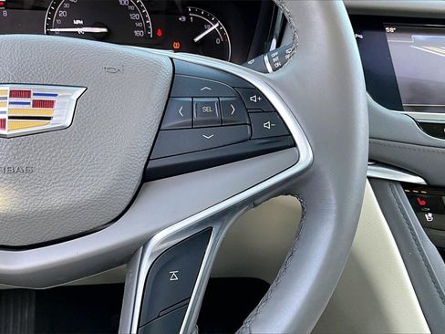 Used 2017 Cadillac XT5 Premium Luxury image 21