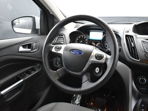 Used 2016 Ford Escape SE image 16