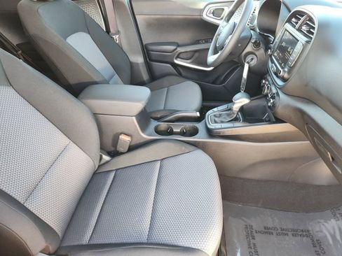 Certified 2024 Kia Soul LX image 13