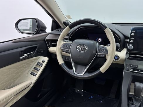 Used 2019 Toyota Avalon XLE image 18