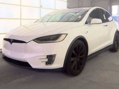 Used 2017 Tesla Model X 75D AWD/4WD image 3
