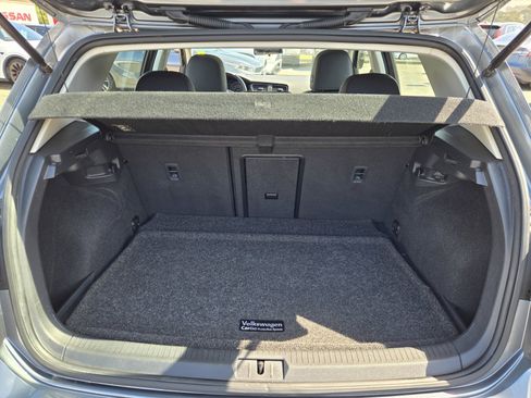 Used 2015 Volkswagen Golf 4-Door FWD image 27