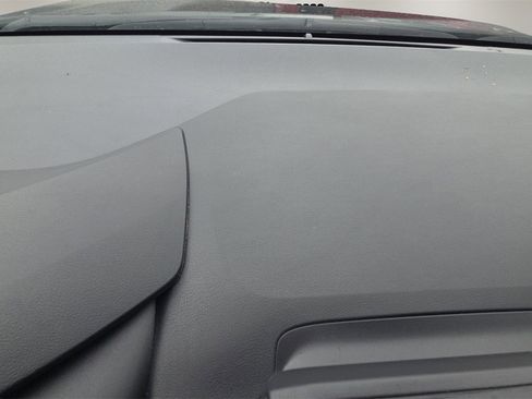 Used 2025 Toyota Corolla LE image 9