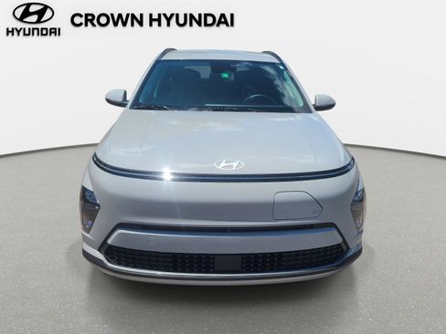 Used 2024 Hyundai Kona SEL image 2