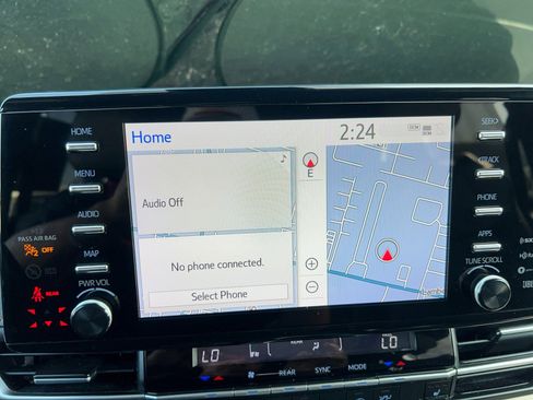 Used 2021 Toyota Sienna XSE w/ XSE Plus Package image 22